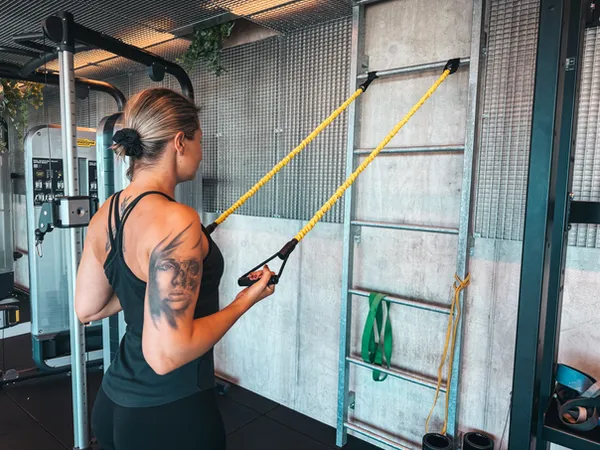 hotel-gym-workouts-6-effective-wods-with-little-eq